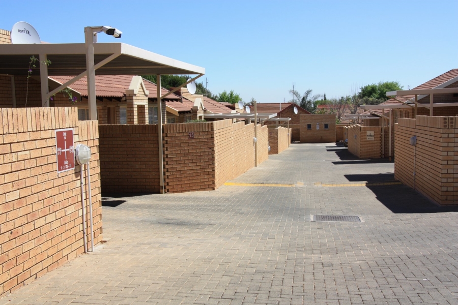 3 Bedroom Property for Sale in Langenhovenpark Free State